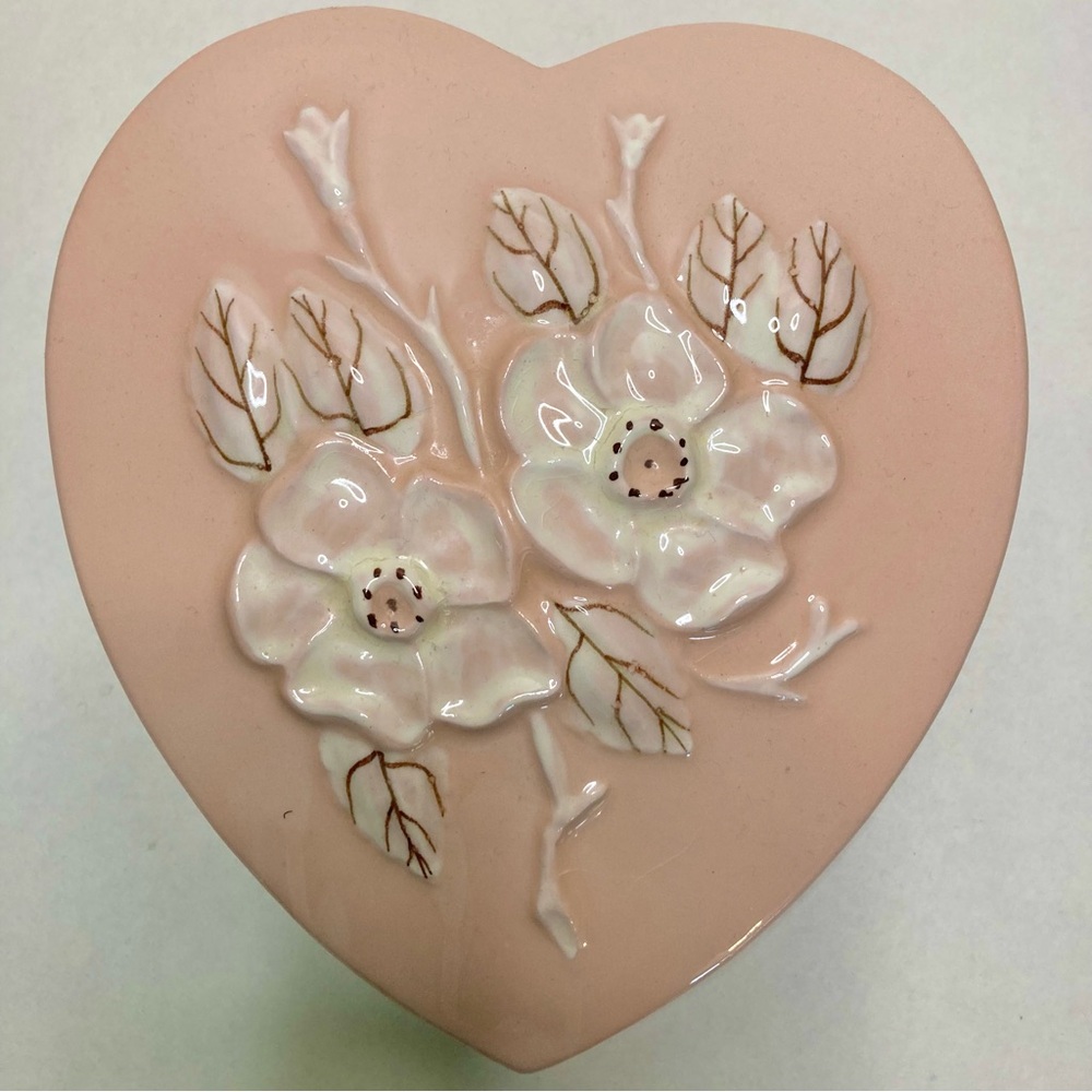 Hull Pottery Heart-Shaped Wall Pocket Dogwood Floral